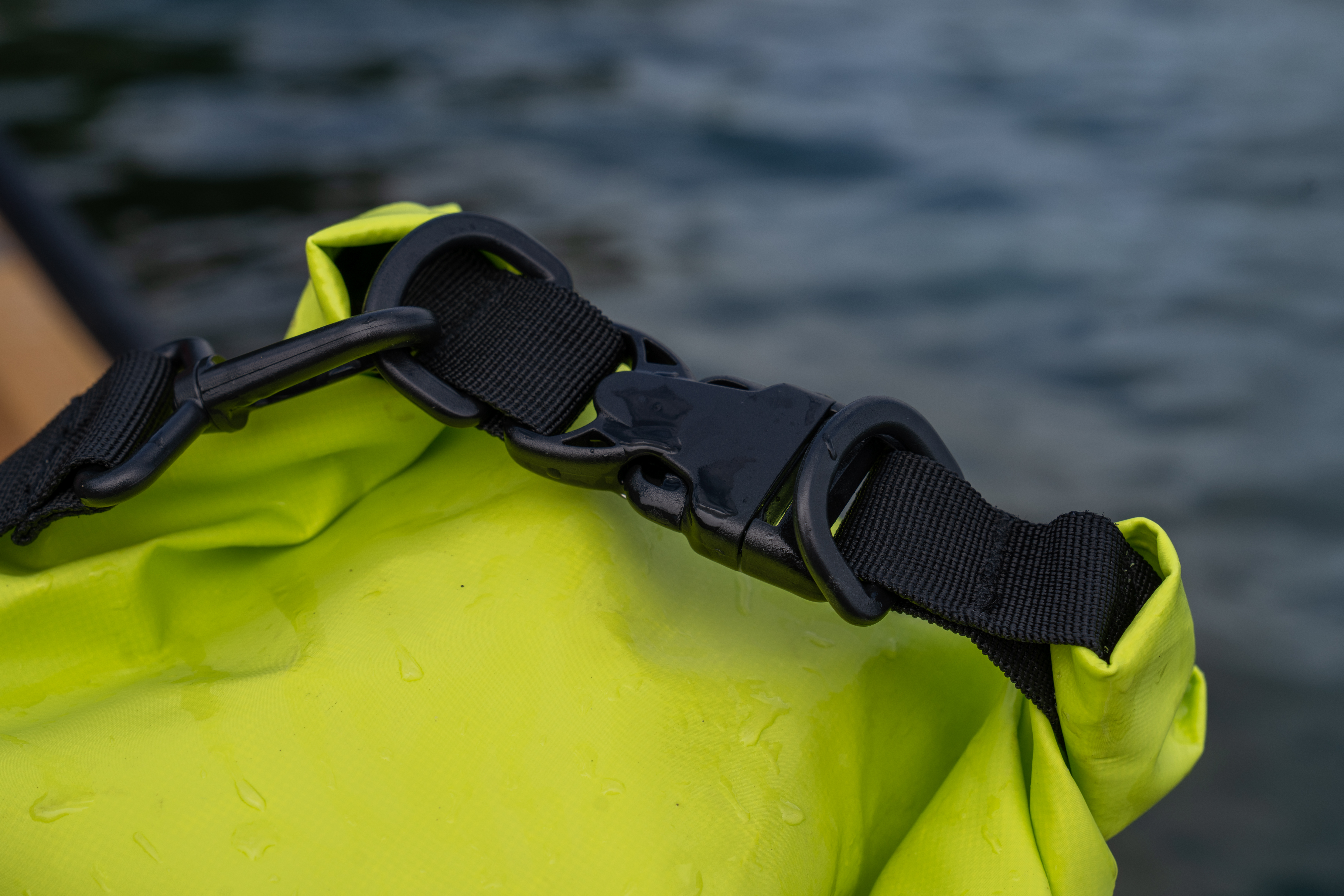 TrailProof™ Dry Bag mit Schultergurt, 15 Liter Acid Green